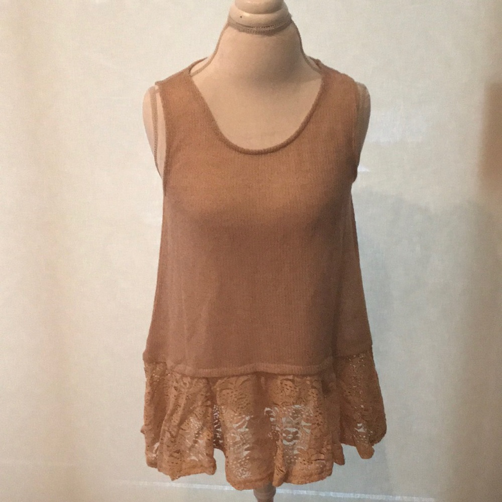 umgee NWT sleeveless lace-bottom tunic
